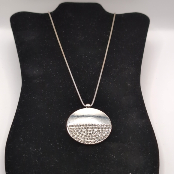 Gloria Vanderbilt Rhinestone / Swarovski Crystal Pendant Necklace - 32" Chain - Picture 2 of 10